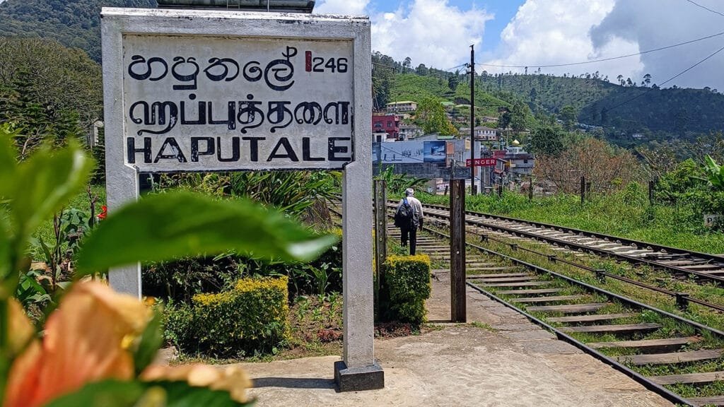 Ville Haputale Sri Lanka - panneau de la gare de Haputale